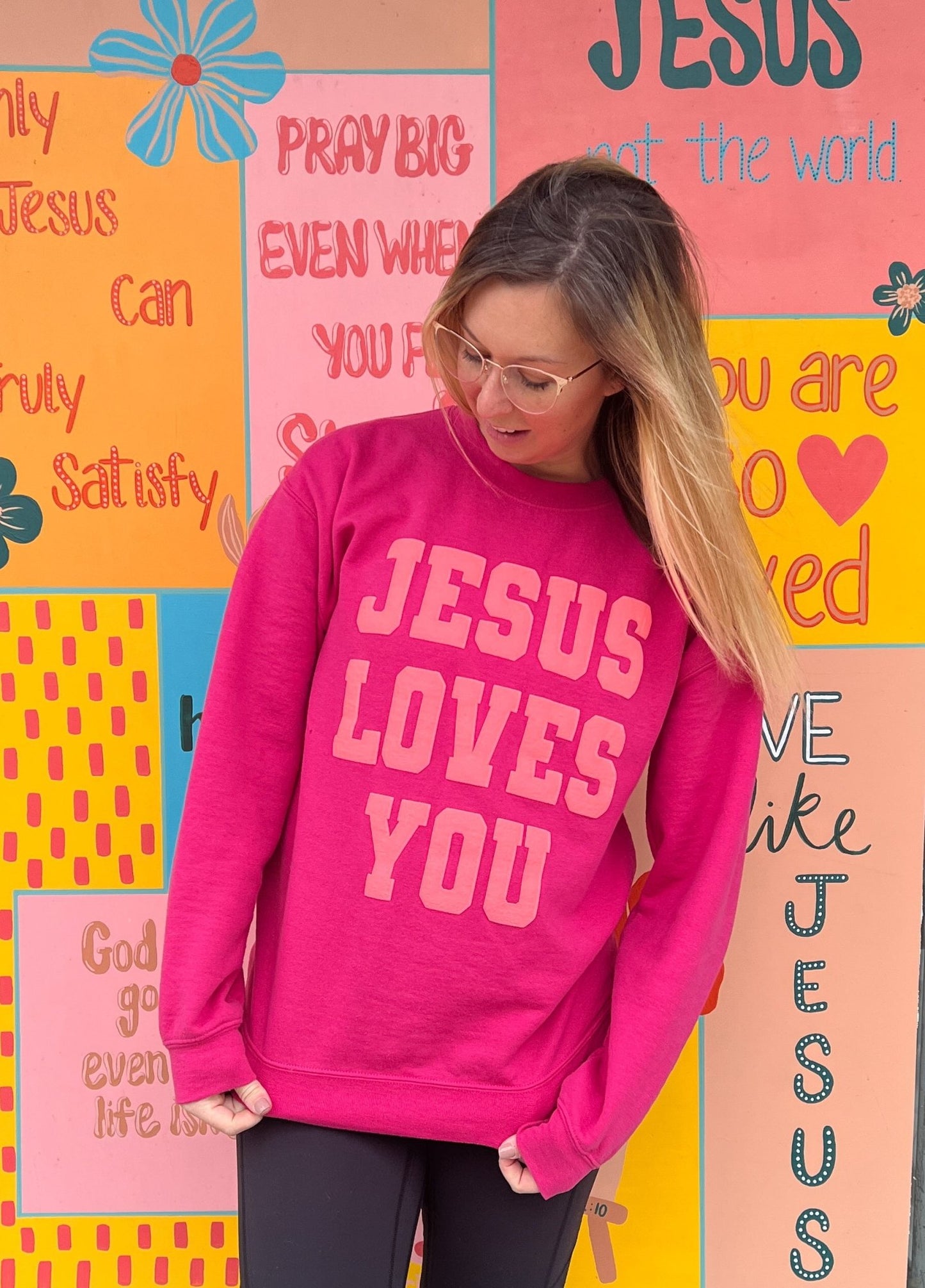 Loving God | Jesus Loves You Crewneck - Loving God