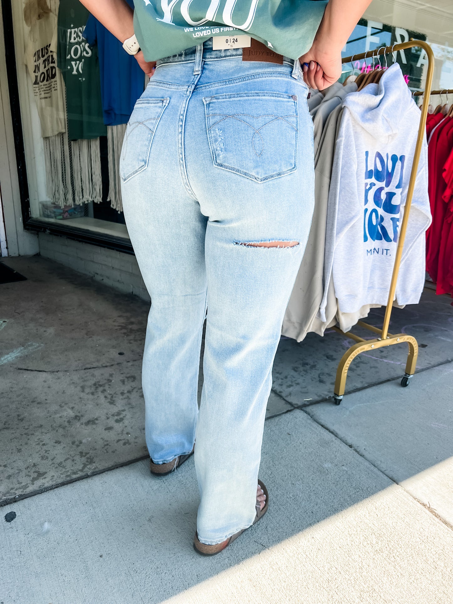 Loving God | Brynn Light Wash Judy Blue 90's Straight Distressed Back Rip Denim Jeans