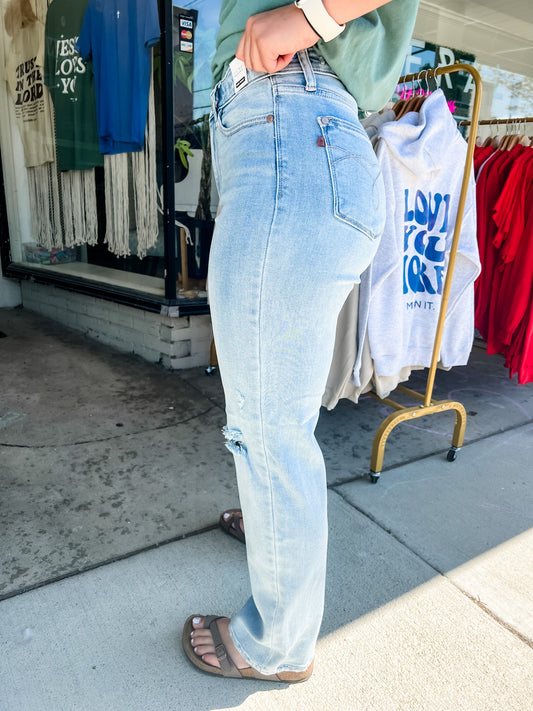 Loving God | Brynn Light Wash Judy Blue 90's Straight Distressed Back Rip Denim Jeans